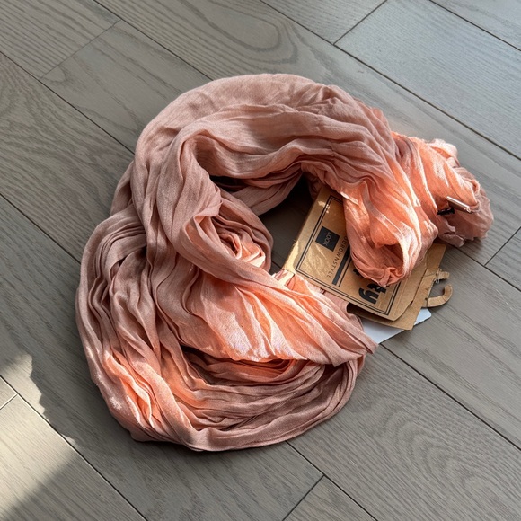 Cotton Silk Blend Infinity Scarf in Peach  blush 🍑☺️ - Picture 7 of 8